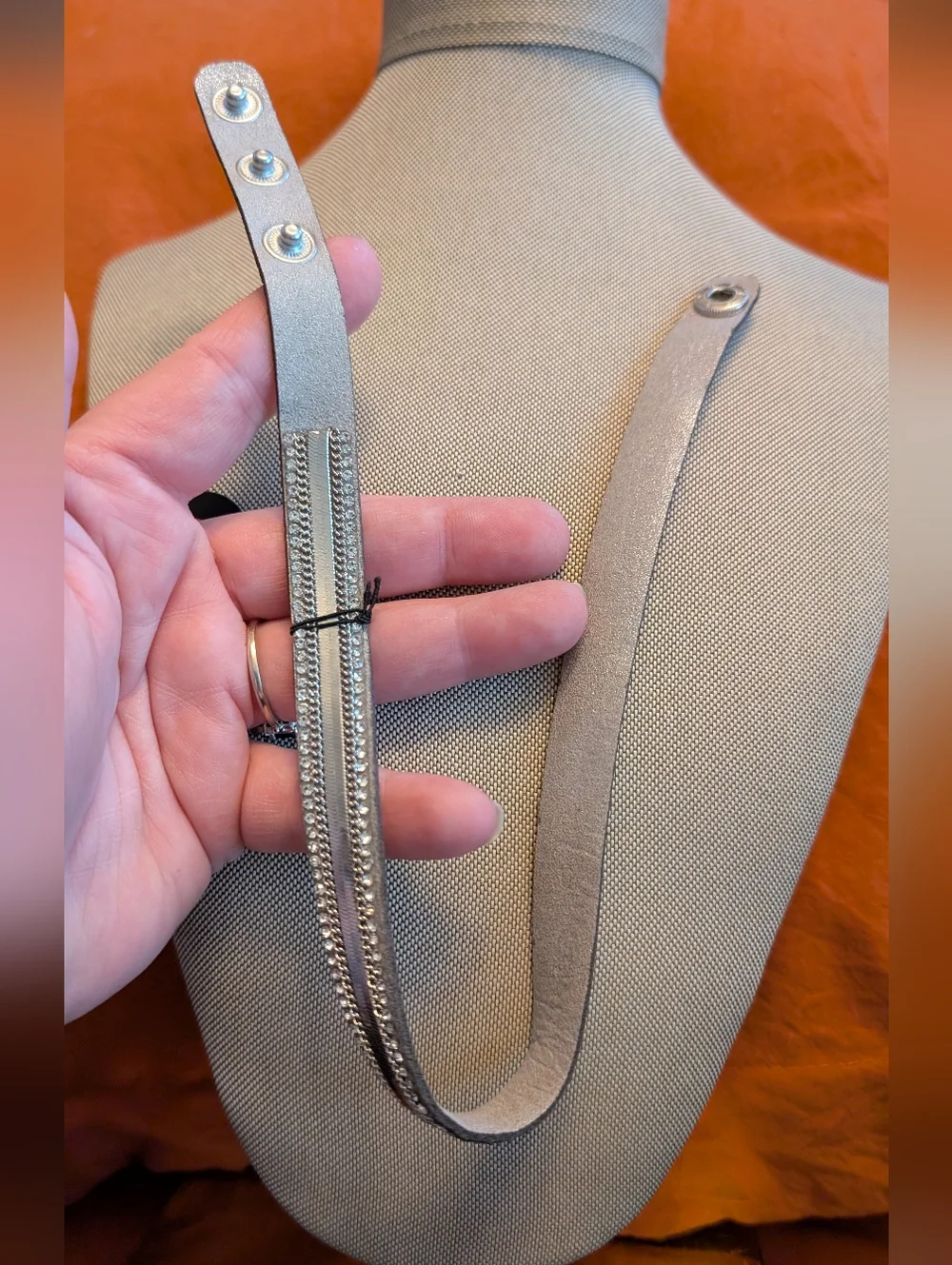 Rock R • Silver - Picture 3 of 3